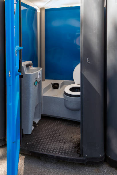 Best Construction site porta potty rental  in Mascotte, FL